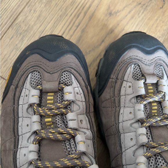 Obōz hiking boots. Size 10 - Picture 9 of 9